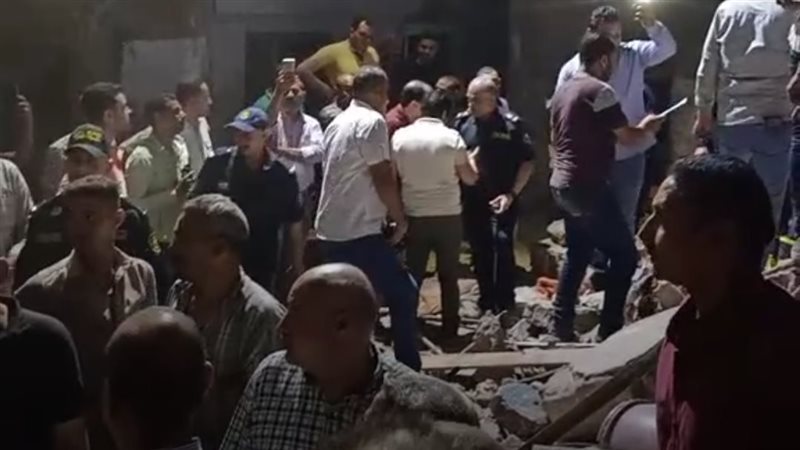 انهيار عقار من 4 طوابق بأسيوط.. والحماية المدنية تواصل البحث عن ضحايا 2 انهيار عقار من 4 طوابق بأسيوط.. والحماية المدنية تواصل البحث عن ضحايا 2025