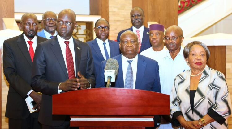 جنوب السودان تصعيد جديد: سلفاكير يقف في وجه الاتحاد الأفريقي ويمنع لقاء مشار 1 جنوب السودان تصعيد جديد: سلفاكير يقف في وجه الاتحاد الأفريقي ويمنع لقاء مشار 2025