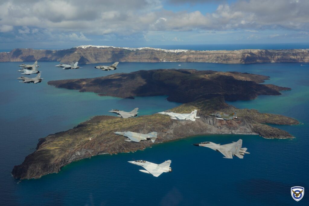 قطر والإمارات في مناورات مع إسرائيل: خطوة نحو تحالف عسكري خليجي إسرائيلي؟ 2025