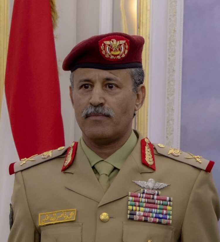 قتل أم أصيب: غموض يكتنف مصير وزير دفاع الحوثيين محمد العاطفي 1 قتل أم أصيب: غموض يكتنف مصير وزير دفاع الحوثيين محمد العاطفي 2025