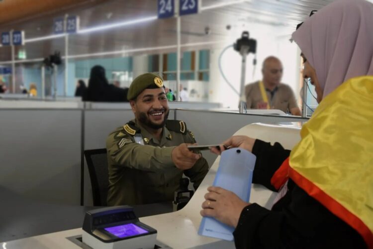 السعودية تحذر من غرامات ضخمة وترحيل للمتأخرين عن مغادرة المملكة 1 السعودية تحذر من غرامات ضخمة وترحيل للمتأخرين عن مغادرة المملكة 2025