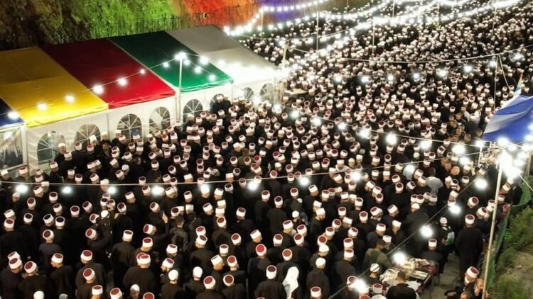 وفد ديني من دروز سوريا إلى مقام النبي شعيب بعلم دمشق وموافقة إسرائيلية 2025