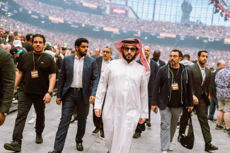 تركي آل الشيخ يتصدر المشهد الرياضي في السعودية بتعيينه رئيسًا للاتحاد السعودي للملاكمة 1 تركي آل الشيخ يتصدر المشهد الرياضي في السعودية بتعيينه رئيسًا للاتحاد السعودي للملاكمة 2025