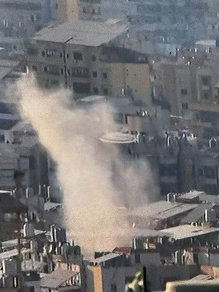 غارات تحذيرية إسرائيلية على الضاحية الجنوبية: هل هو "مخزن أسلحة" لحزب الله؟ 1 غارات تحذيرية إسرائيلية على الضاحية الجنوبية: هل هو "مخزن أسلحة" لحزب الله؟ 2025