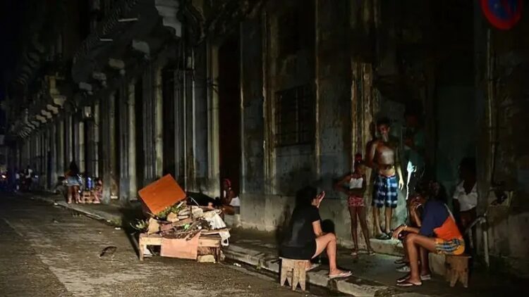 انقطاع الكهرباء في إسبانيا والبرتغال وفرنسا: التداعيات الاقتصادية والاجتماعية 1 انقطاع الكهرباء في إسبانيا والبرتغال وفرنسا: التداعيات الاقتصادية والاجتماعية 2025