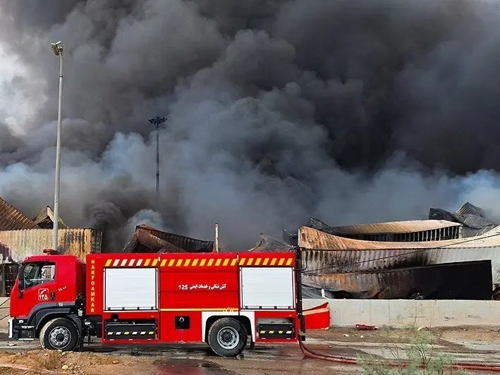 انفجار ميناء بندر عباس: كارثة بيئية تهدد غابات المانجروف والحياة البحرية في الخليج العربي 1 انفجار ميناء بندر عباس: كارثة بيئية تهدد غابات المانجروف والحياة البحرية في الخليج العربي 2025