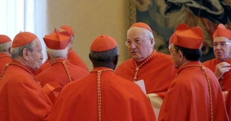 أفريقي ضمن القائمة: أبرز 5 مرشحين لخلافة البابا فرنسيس بابا الفاتيكان 1 أفريقي ضمن القائمة: أبرز 5 مرشحين لخلافة البابا فرنسيس بابا الفاتيكان 2025