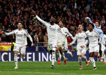 "وثائق مسربة: خطة بيريز السرية لاستبدال أنشيلوتي بمدربٍ عربي!" 2025