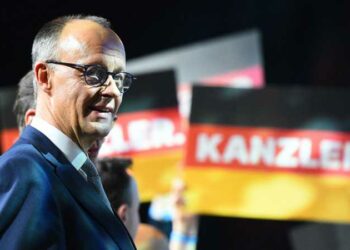 الأسهم الأوروبية تتعافى جزئياً بعد حسم منصب المستشار الألماني 2025