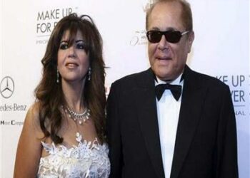 آخر تطورات أزمة الإعلامية المصرية بوسي شلبي وأبناء محمود عبدالعزيز.. تصريحات نارية وبلاغات متبادلة 2025