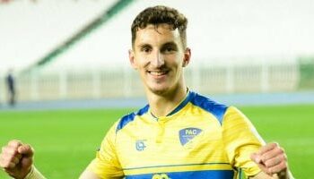  عادل بولبينة.. النجم الجزائري الذي أشعل المنافسة بين الأهلي والزمالك وأوروبا 2025