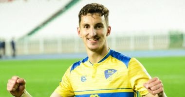 عادل بولبينة.. النجم الجزائري الذي أشعل المنافسة بين الأهلي والزمالك وأوروبا 1 عادل بولبينة.. النجم الجزائري الذي أشعل المنافسة بين الأهلي والزمالك وأوروبا 2025