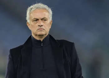 الأهلى المصرى والهلال السعودى يتصارعان لضم المدرب العالمى مورينيو 2025