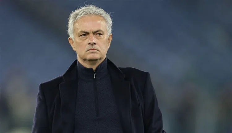 الأهلى المصرى والهلال السعودى يتصارعان لضم المدرب العالمى مورينيو 2025