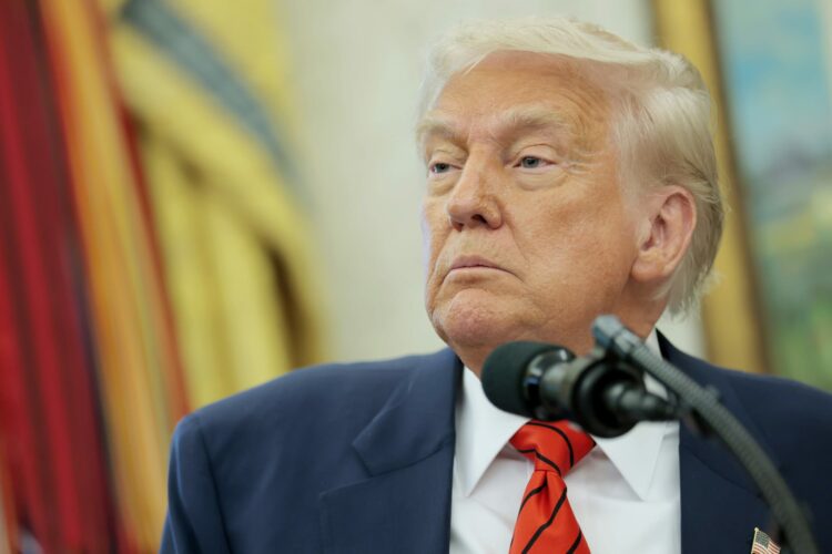 قبل زيارته للشرق الاوسط. .."ترامب يُحوّل الخليج إلى ساحة صراع تسميات.. 'عربي' أم 'فارسي'؟" 1 قبل زيارته للشرق الاوسط. .."ترامب يُحوّل الخليج إلى ساحة صراع تسميات.. 'عربي' أم 'فارسي'؟" 2025