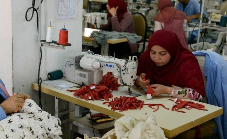 مصائب بنجلاديش وماليزيا فوائد لمصر: صادرات الملابس لأمريكا تقفز بـ28% 1 مصائب بنجلاديش وماليزيا فوائد لمصر: صادرات الملابس لأمريكا تقفز بـ28% 2025