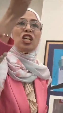 صحفية مصرية تواجه وزير البترول بشكوى المواطنين من ارتفاع أسعار أنابيب البوتاجاز 1 صحفية مصرية تواجه وزير البترول بشكوى المواطنين من ارتفاع أسعار أنابيب البوتاجاز 2025