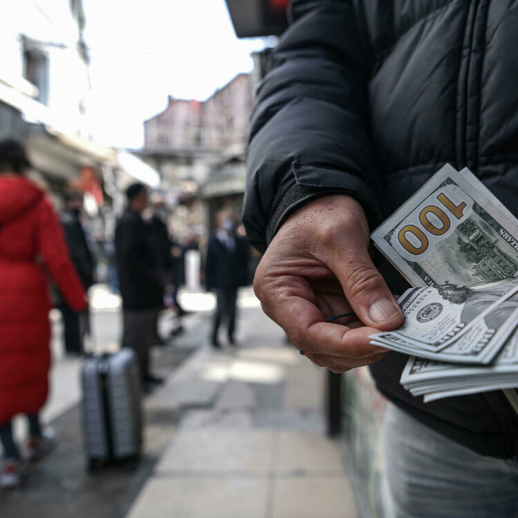 من القاهرة إلى بيروت ودمشق.. الدولار يفرض نفسه بأرقام قياسية اليوم 2026