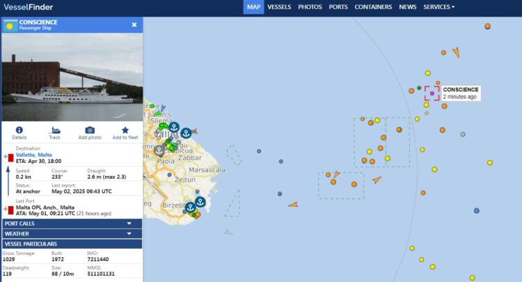 هجوم بمسيّرات يستهدف سفينة أسطول الحرية متجهة إلى غزة قرب مالطا "فيديو" 1 هجوم بمسيّرات يستهدف سفينة أسطول الحرية متجهة إلى غزة قرب مالطا "فيديو" 2025