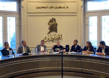 شباب ثورة 25 يناير يطلقون حملة توقيعات لمواجهة قانون الإجراءات الجنائية في مصر 2025