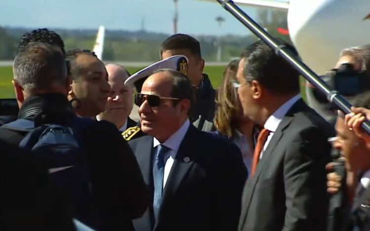 الرئيس المصرى يصل روسيا للمشاركة فى احتفالات الذكرى 80 لانتهاء الحرب للعالمية الثانية 1 الرئيس المصرى يصل روسيا للمشاركة فى احتفالات الذكرى 80 لانتهاء الحرب للعالمية الثانية 2025