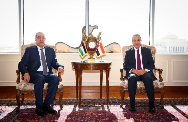 خلال لقاء عبد العاطي والشيخ: مصر ترفض تجويع غزة وتدعو إلى حل الدولتين 2025