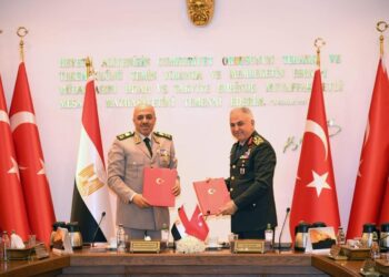 مصر وتركيا تتفقان على مواجهة التحديات الإقليمية عبر تعاون عسكري أوسع 2025