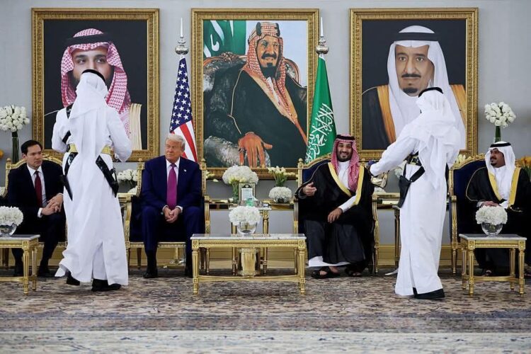 من الرياض 2017 إلى 2025: كيف تغيّرت أهداف ترامب في زياراته للسعودية؟ 1 من الرياض 2017 إلى 2025: كيف تغيّرت أهداف ترامب في زياراته للسعودية؟ 2025