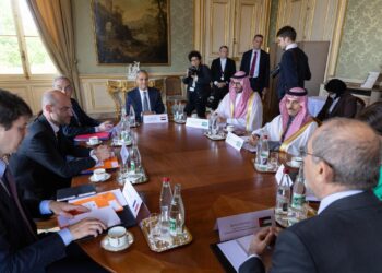 بيان مشترك من مصر والسعودية والأردن عقب لقاء مع وزير خارجية فرنسا لبحث تطورات غزة 2025