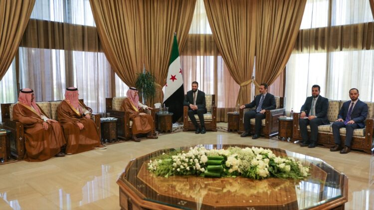 فيصل بن فرحان يلتقي الشرع : السعودية تقف مع سوريا الجديدة 1 فيصل بن فرحان يلتقي الشرع : السعودية تقف مع سوريا الجديدة 2025