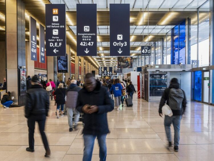 شلل جوي في مطار باريس أورلي.. خسائر بملايين اليوروهات بعد إلغاء 40% من الرحلات 1 شلل جوي في مطار باريس أورلي.. خسائر بملايين اليوروهات بعد إلغاء 40% من الرحلات 2025