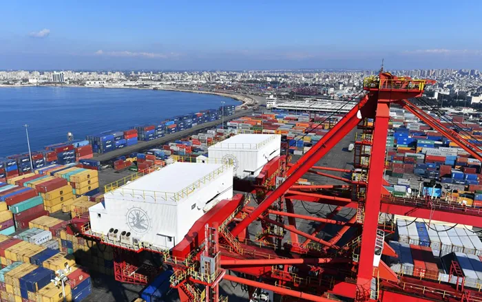 سوريا توقع اتفاقية بقيمة 800 مليون دولار مع CMA CGM لإنشاء موانئ جافة في عدرا والمنطقة الحرة السورية الأردنية 1 سوريا توقع اتفاقية بقيمة 800 مليون دولار مع CMA CGM لإنشاء موانئ جافة في عدرا والمنطقة الحرة السورية الأردنية 2025