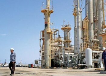 ارتفاع أسعار النفط يربك الأسواق.. خسارة أسبوعية تتجاوز 1% رغم صعود برنت وغرب تكساس 2025