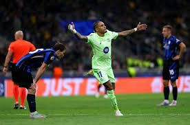 إنتر ميلان يتأهل إلى نهائي دوري أبطال أوروبا بعد فوز تاريخي على برشلونة 4-3 2025