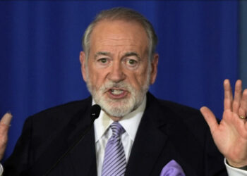 السفير الأمريكي مايك هاكابي: إيران ستكون منزوعة السلاح بالكامل بتنسيق أمريكي-إسرائيلي 2025