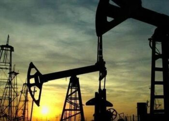 النفط يتراجع للأسبوع الثاني.. خام برنت يغلق عند 63.9 دولار وسط ضبابية الأسواق وترقب قرارات "أوبك+" 2025