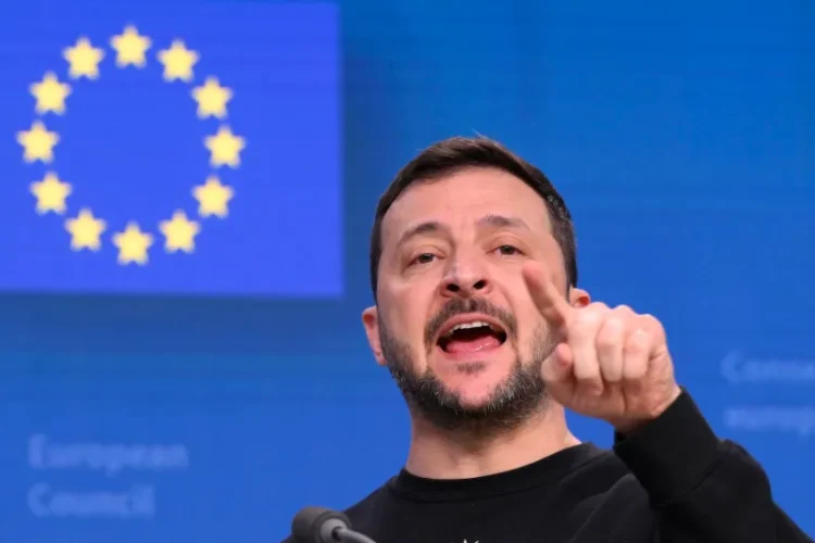 زيلينسكي يرفض "هدنات بوتين المسرحية" ويطالب بوقف نار شامل قبل أي مفاوضات 2025