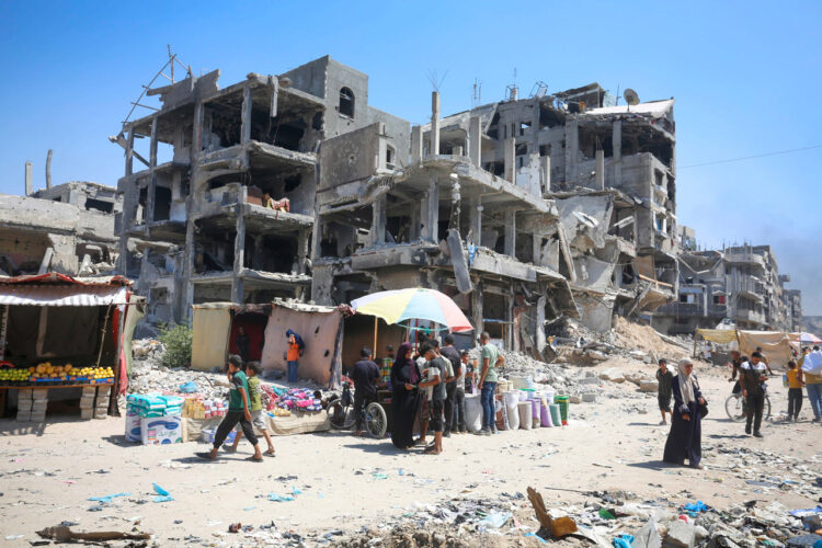 انهيار اقتصادي تاريخي في غزة.. 4.1 مليون فلسطيني تحت خط الفقر وارتفاع الأسعار 46% 2025