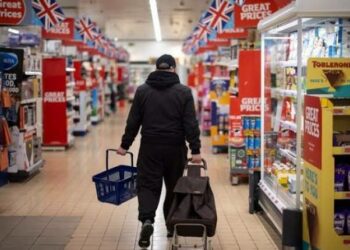التضخم في بريطانيا يتجاوز التوقعات ويصل إلى 3.5% في أبريل 2025