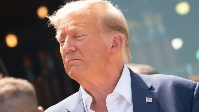 بين حظر السفر وتخفيض الدواء.. كيف يعيد ترامب رسم خريطة القوة الأمريكية؟ 1 بين حظر السفر وتخفيض الدواء.. كيف يعيد ترامب رسم خريطة القوة الأمريكية؟ 2025