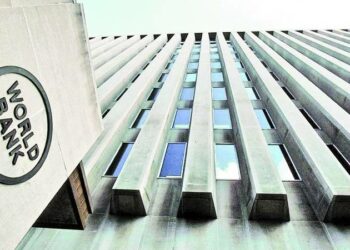 أرقام مقلقة.. البنك الدولي يخفض التوقعات الاقتصادية للشرق الأوسط 2025