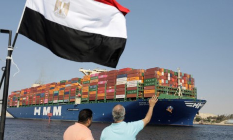 مصر تخفض عجز الميزان التجاري إلى 2.3 مليار دولار في فبراير.. هل يشهد الاقتصاد المصري تحولاً حقيقياً؟ 1 مصر تخفض عجز الميزان التجاري إلى 2.3 مليار دولار في فبراير.. هل يشهد الاقتصاد المصري تحولاً حقيقياً؟ 2025