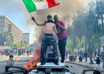 قرار مفاجئ يقلب لوس أنجلس رأسًا على عقب.. والشرطة تتحرك! 2025