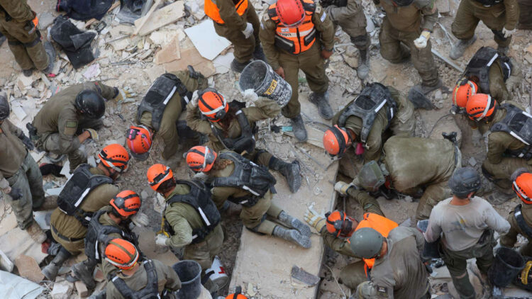 'المنشر "تكشف اخر حصيلة لقتلى الهجمات المتبادلة بين إيران وإسرائيل 1 'المنشر "تكشف اخر حصيلة لقتلى الهجمات المتبادلة بين إيران وإسرائيل 2025