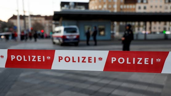 إطلاق نار في النمسا يودي بحياة 8 وحادث طعن في فرنسا وألمانيا على صفيح ساخن 1 إطلاق نار في النمسا يودي بحياة 8 وحادث طعن في فرنسا وألمانيا على صفيح ساخن 2025