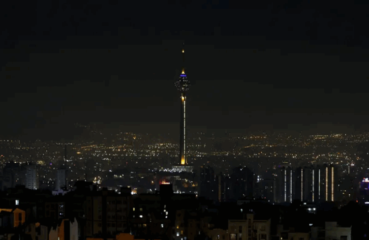 عاجل / صفارات الإنذار تدوي في إيلات بعد تسلل طائرات ايرانية وهروب السكان للملاجئ 2025