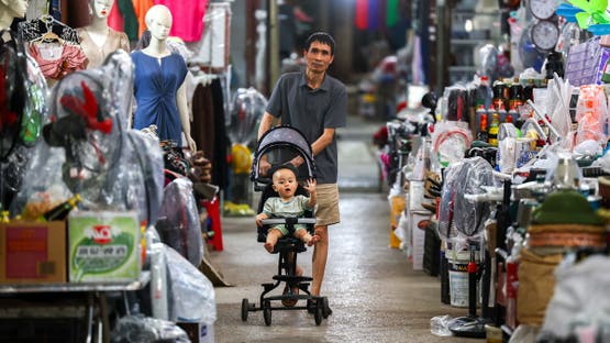 فيتنام تخسر 115 مليار دولار بسبب تراجع المواليد.. الحكومة تتراجع عن قانون الطفلين 1 فيتنام تخسر 115 مليار دولار بسبب تراجع المواليد.. الحكومة تتراجع عن قانون الطفلين 2025