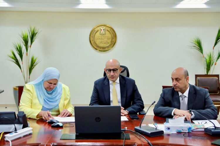 أول رد لوزير التعليم المصرى لتسريب امتحانات الشهادة الإعدادية على صفحات الغش 1 أول رد لوزير التعليم المصرى لتسريب امتحانات الشهادة الإعدادية على صفحات الغش 2025