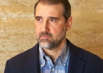 حرب الأموال والسلطة: رامي مخلوف في مواجهة الشرع في سوريا 2025