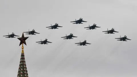 كييف تؤكد إسقاط "سو-35" روسية.. وموسكو تلتزم الصمت 1 كييف تؤكد إسقاط "سو-35" روسية.. وموسكو تلتزم الصمت 2025